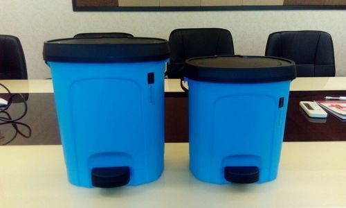 Plastic Paddle Bin